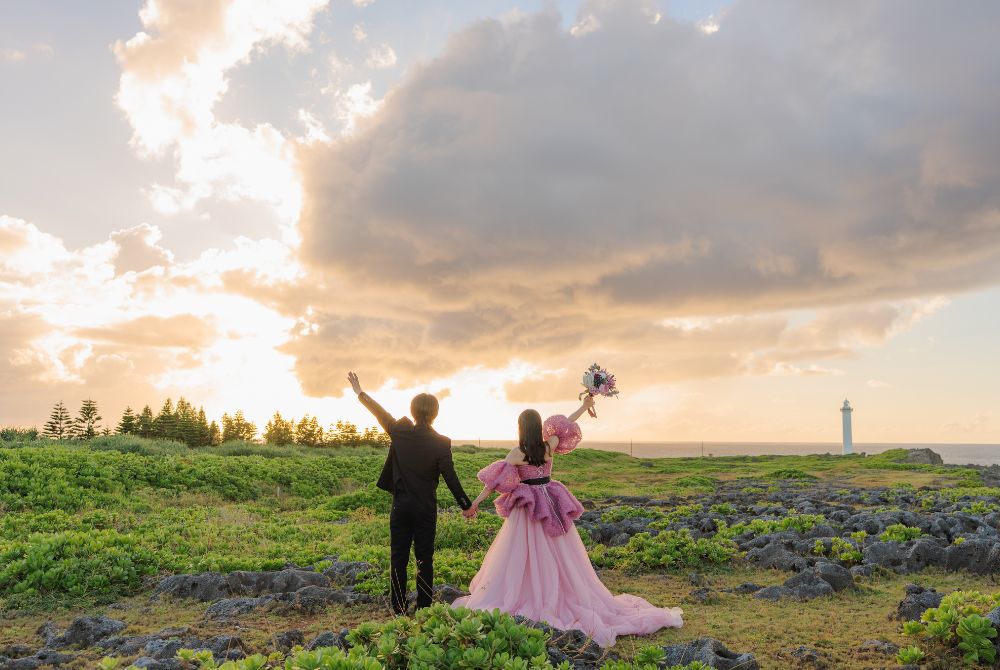 イサムモリタのピンクドレスを着てのウェディング撮影_残波岬3